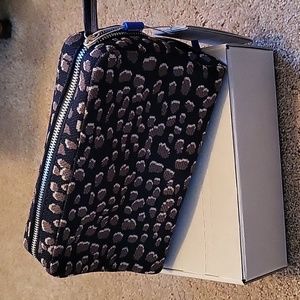 Rothys Universal Pouch in Cocoa Spot